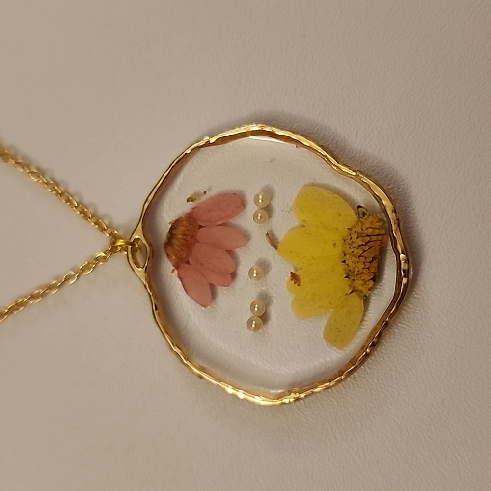925S  Gold Plated Chain pressed Flowers Disc Necklace